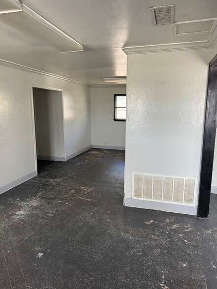 More Photos Of 418 Beauty Ln, Whitesboro Specialty For Lease
