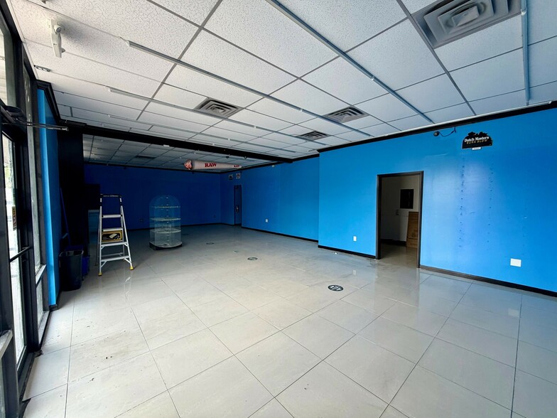 More Photos Of 2401 W Pensacola St, Tallahassee General Retail For Lease