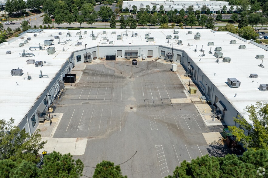 More Photos Of 5151 McCrimmon Pky, Morrisville Unknown For Lease