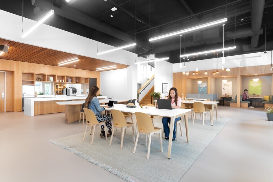 More Photos Of 5701-5741 Legacy Dr, Plano Coworking Space