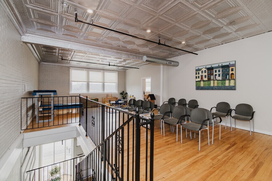 More Photos Of 2700 Cherokee St, Saint Louis General Retail For Lease