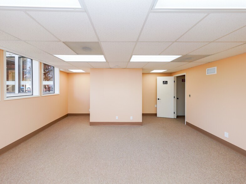 More Photos Of 620-660 12th St SE, Salem Medical For Lease