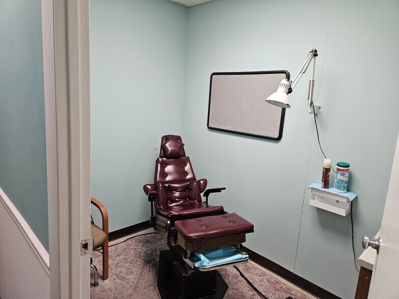 More Photos Of 2333 Whitehorse Mercerville Rd, Hamilton Office For Sale