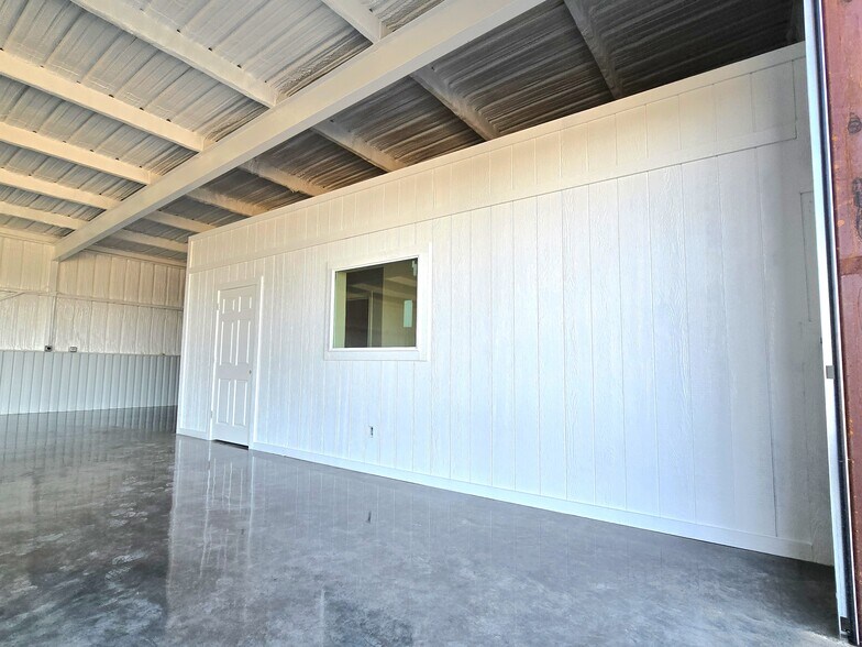 More Photos Of 6366-6414 FM 1715, Lampasas Flex For Lease