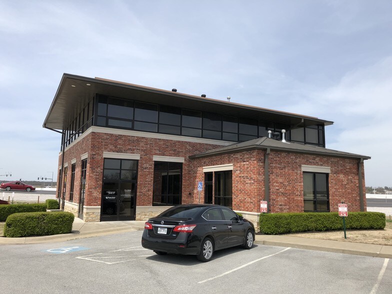 More Photos Of 2961 N Point Cir, Fayetteville Office For Lease