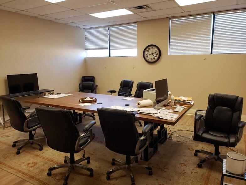 More Photos Of 4901 Old National Hwy, College Park Showroom For Lease