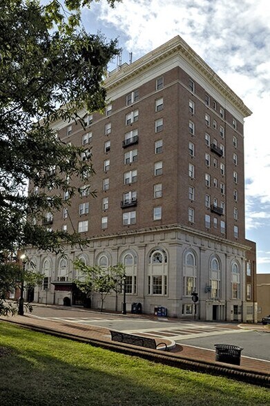 More Photos Of 500 Court Sq, Charlottesville Office Residential For Sale