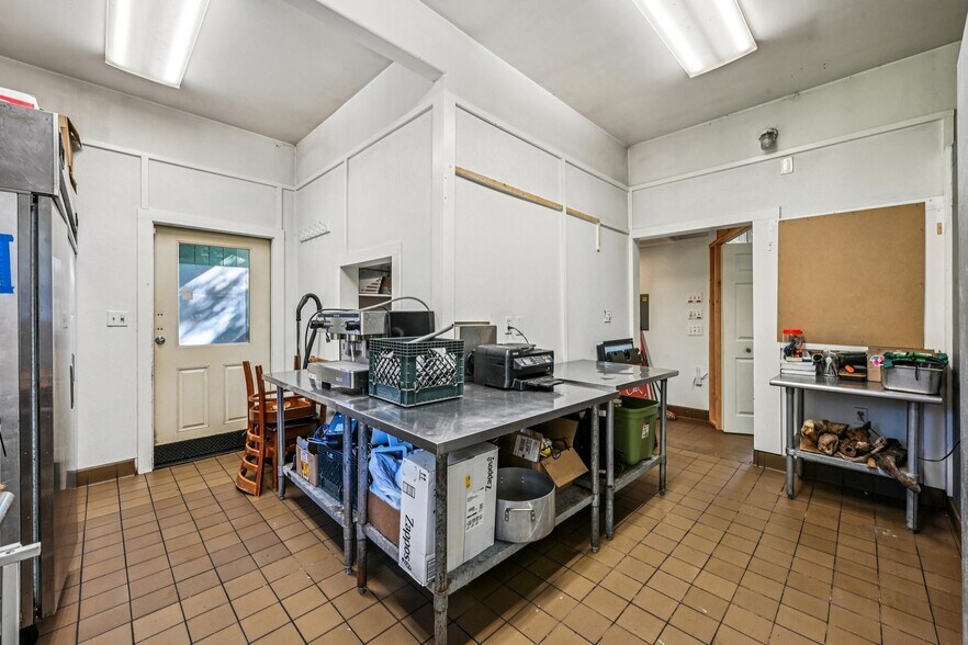 More Photos Of 17132 Highway 116, Guerneville General Retail For Sale