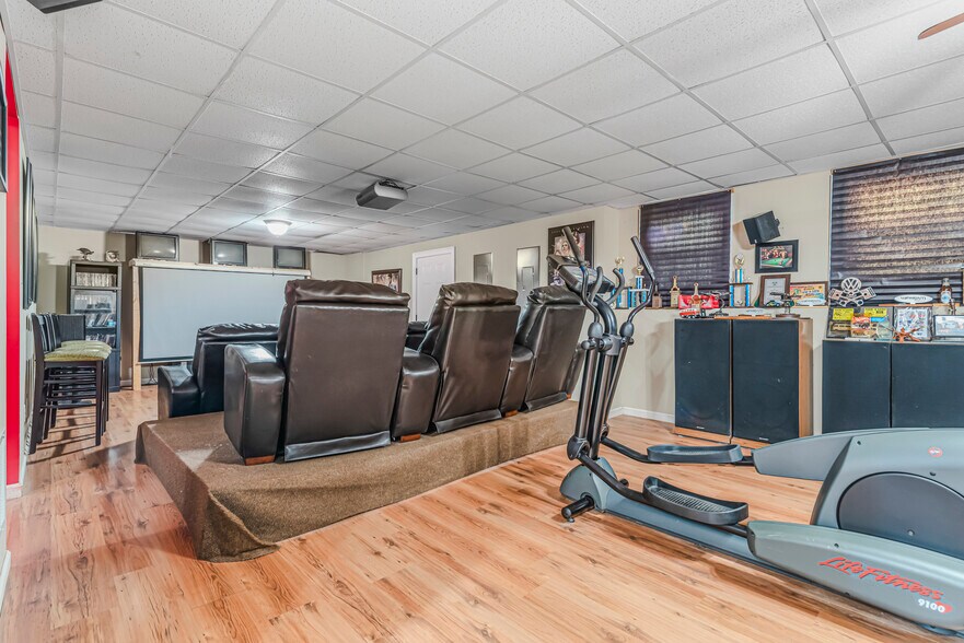 More Photos Of 170 St Gabriel Way, Fayetteville Light Manufacturing For Sale