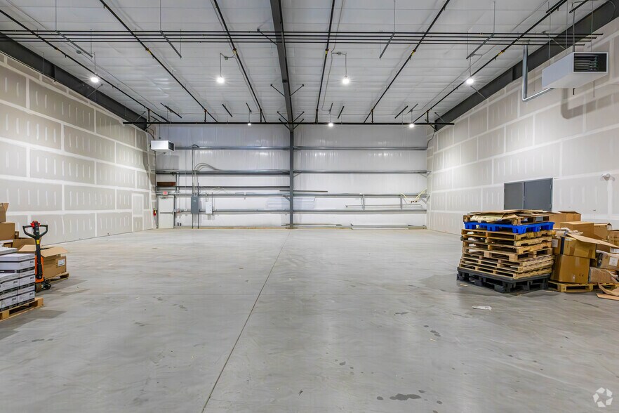 More Photos Of 1 Industrial Ct, Freehold Industrial For Lease