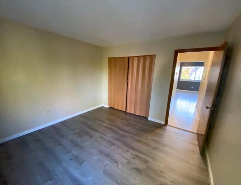 More Photos Of 5 Warner St Ext, Hartford Apartments For Sale