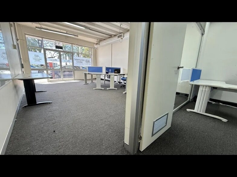 More Photos Of 100-104 Pacific Hwy, Tuggerah Office For Lease