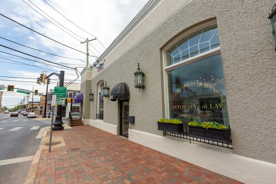 More Photos Of 300-304 E Diamond Ave, Gaithersburg Storefront For Lease