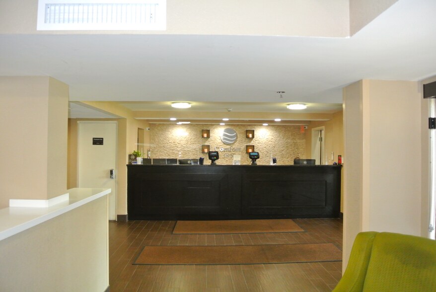 More Photos Of 6363 Oxon Hill Rd, Oxon Hill Hotel For Sale