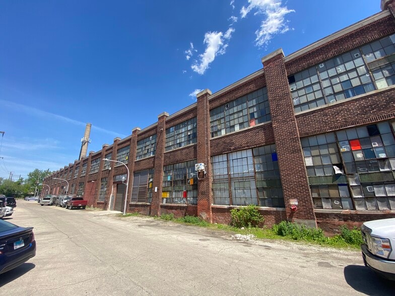 More Photos Of 4850 W Bloomingdale Ave, Chicago Warehouse For Sale