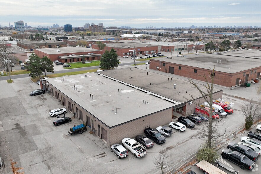 More Photos Of 250 Don Park Rd, Markham Service For Lease