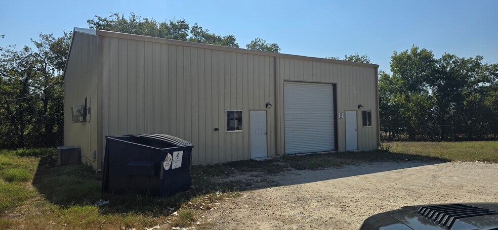 More Photos Of 239 Investment Loop, Hutto Warehouse For Lease