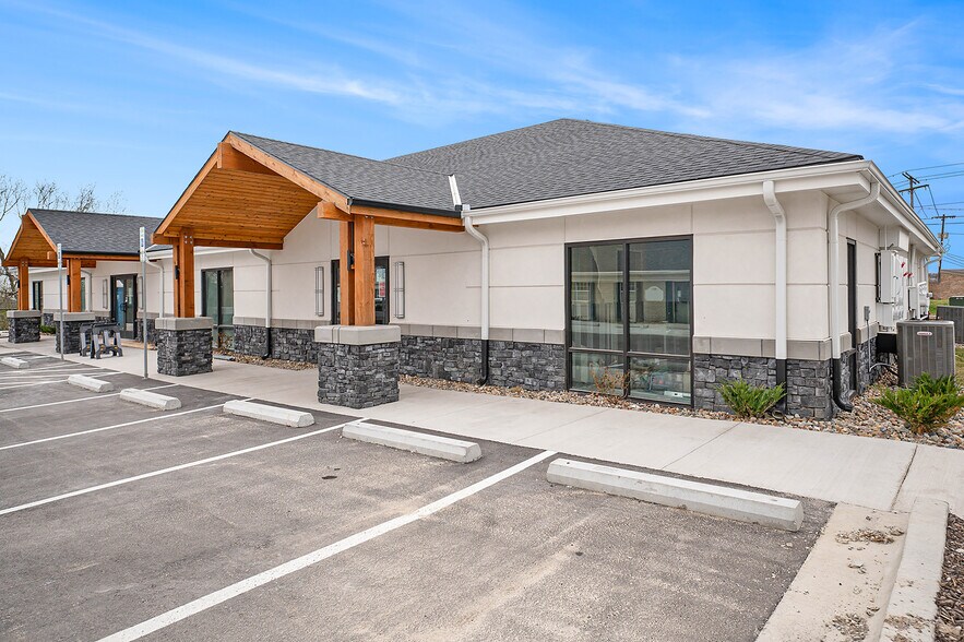 Primary Photo Of 9361-9369 W 75th St, Overland Park Office For Lease