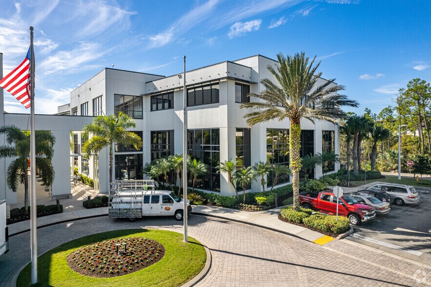 More Photos Of 3520 Kraft Rd, Naples Office For Lease