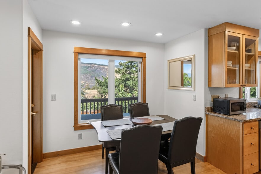 More Photos Of 407 Huskey Rd, Mosier Specialty For Sale