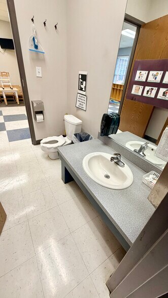 More Photos Of 9113 Blair Rd, Mint Hill Specialty For Lease