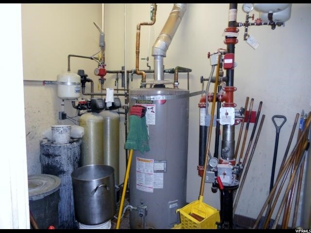 More Photos Of 298 N Main St, Richfield Restaurant For Sale