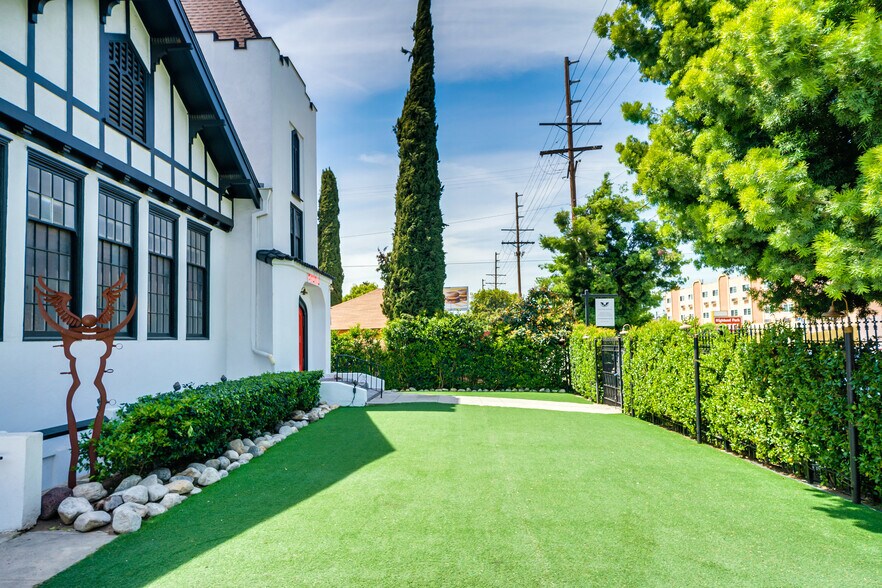 More Photos Of 4908 York Blvd, Los Angeles Lodge Meeting Hall For Lease