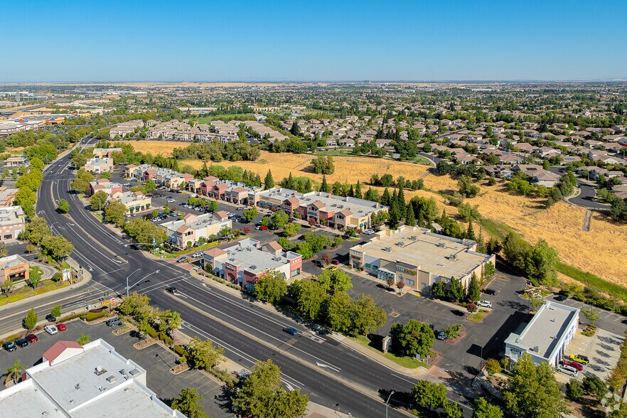 More Photos Of 9400 Fairway Dr, Roseville Storefront For Lease