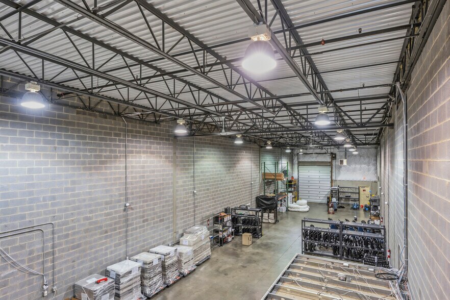 More Photos Of 17857-17889 Fraley Blvd, Dumfries Research And Development For Sale