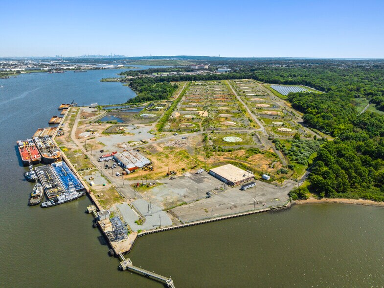 More Photos Of 4101 Arthur Kill Rd, Staten Island Chemical Oil Refinery For Lease