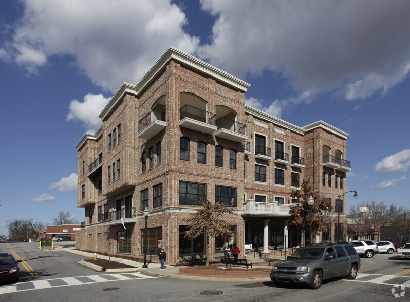 More Photos Of 820 S Main St, Greenville Multifamily For Sale