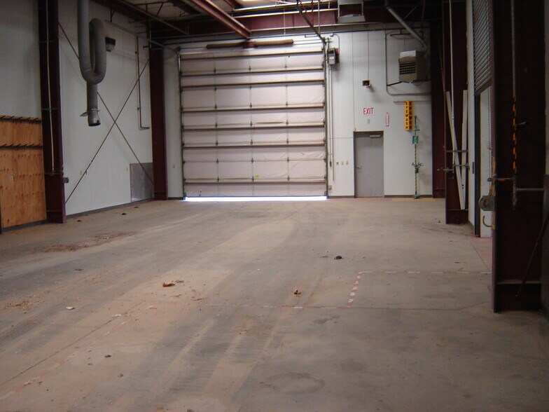 More Photos Of 3501 Unicorn Rd, Bakersfield Service For Lease