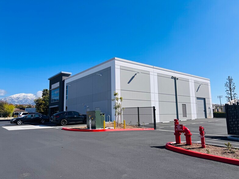 More Photos Of 2070 W 11th St, Upland Warehouse For Lease