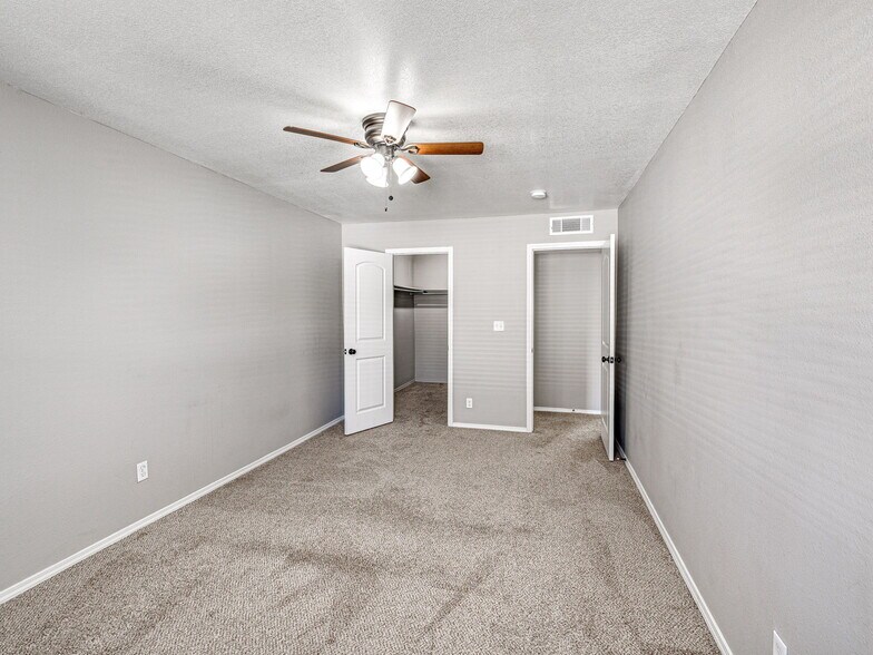 More Photos Of 2302 S 137th East Ave, Tulsa Apartments For Sale