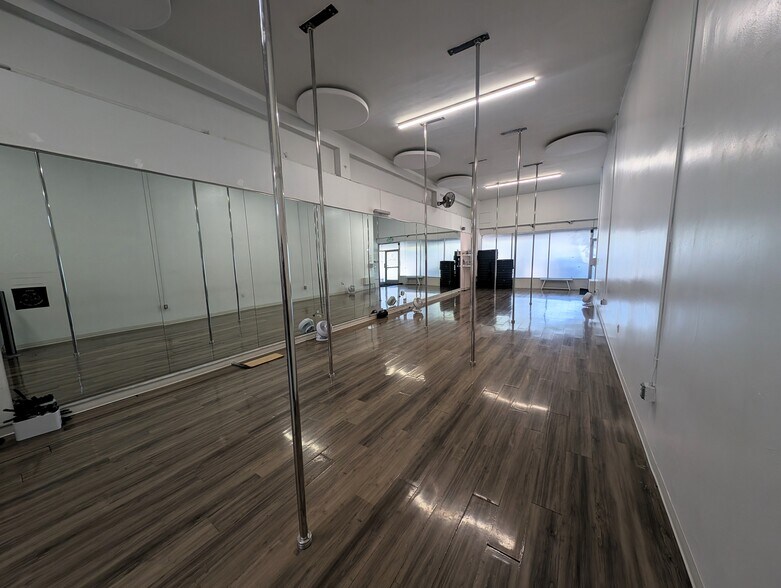 More Photos Of 364-366 Grand Ave, Oakland Storefront Retail Office For Lease