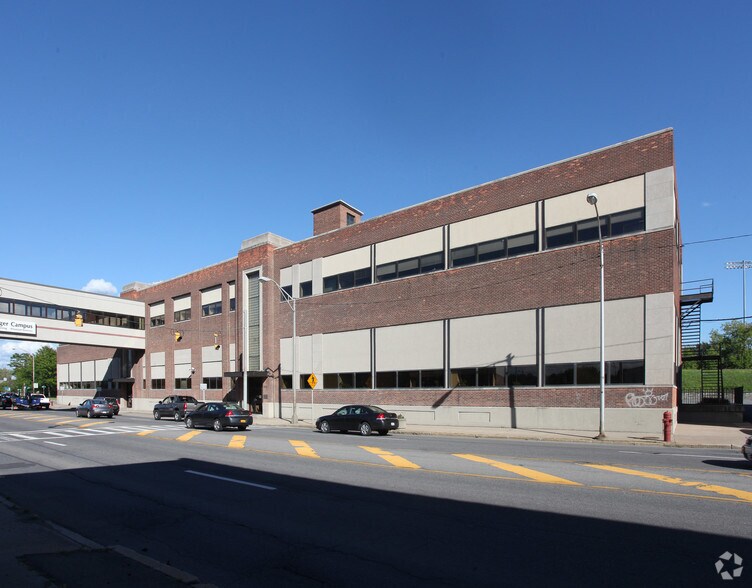 More Photos Of 1482 Erie Blvd, Schenectady Office For Lease
