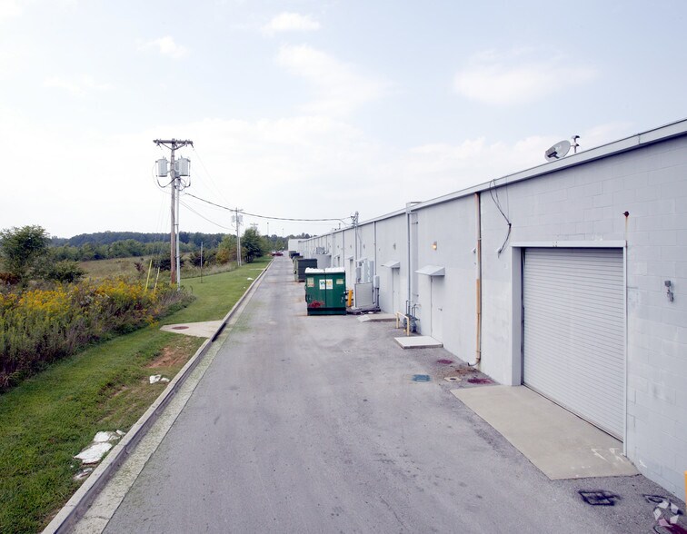 More Photos Of 2111 N Jackson St, Tullahoma Unknown For Lease