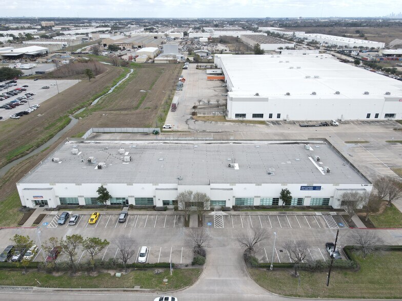 More Photos Of 6360 W Sam Houston Pky N, Houston Unknown For Lease