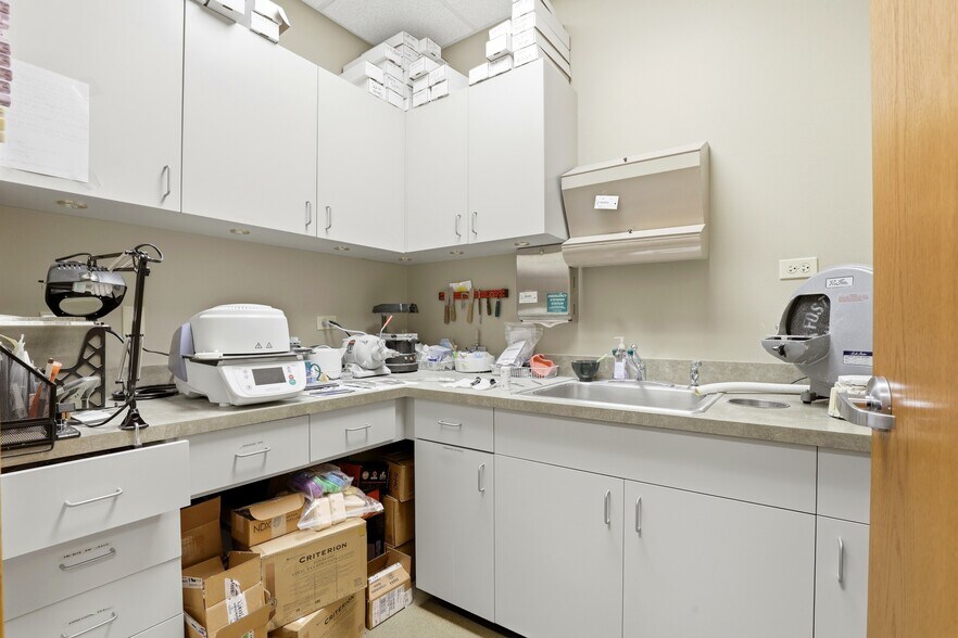 More Photos Of 3804 Kern Way, Yakima Office For Lease