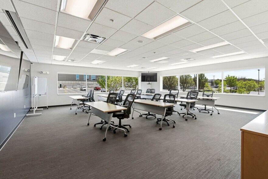 More Photos Of 335 S 560 W, Lindon Office For Lease