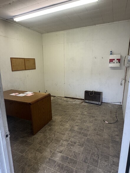 More Photos Of 4116 US-411, Madisonville Flex For Lease