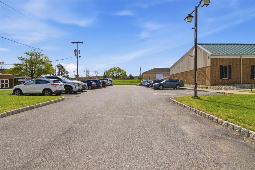 More Photos Of 2 Wilson Dr, Sparta Warehouse For Lease