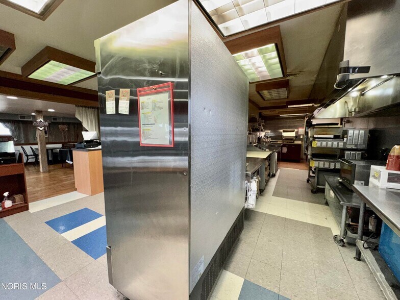 More Photos Of 404 W Vine St, Edgerton Restaurant For Sale