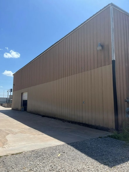 More Photos Of 3105 E Reno Ave, Oklahoma City Warehouse For Lease