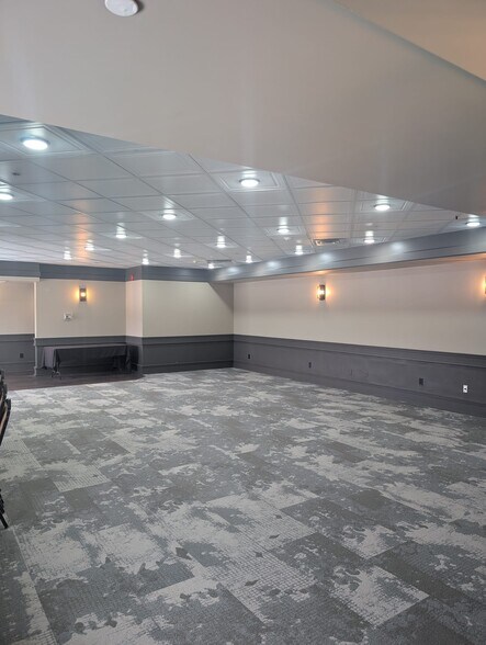 More Photos Of 4311 49 Ave, Red Deer Hotel For Sale