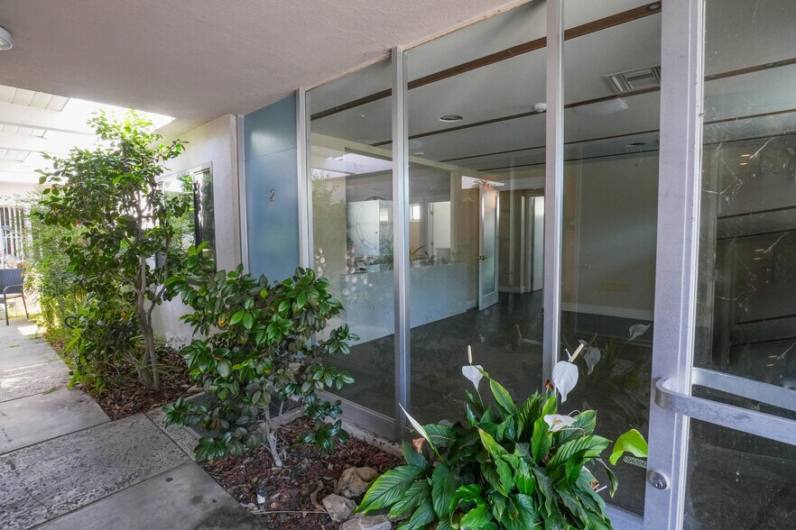 More Photos Of 3490 Linden Ave, Long Beach Medical For Sale
