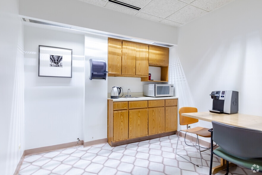 More Photos Of 1515 N Harlem Ave, Oak Park Medical For Lease