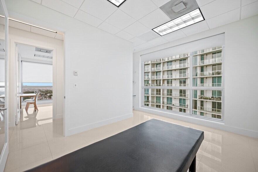 More Photos Of 175 SW 7th St, Miami Medical For Lease