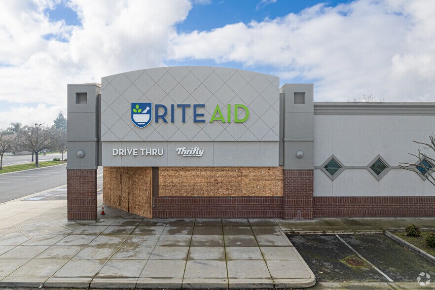 More Photos Of 500 Main St, Livingston Drugstore For Sale