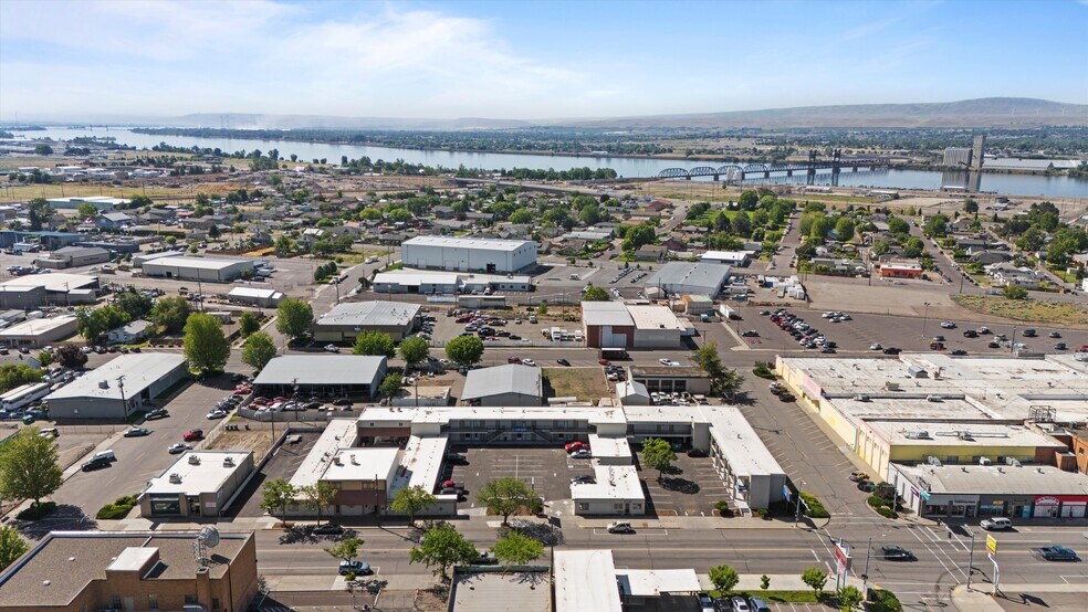 More Photos Of 720 W Lewis St, Pasco Hotel For Sale